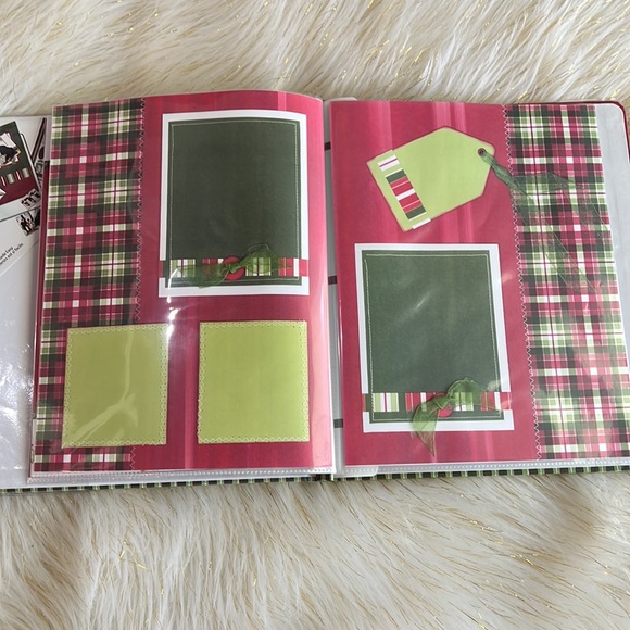 NEW! Harlequin Holly Album Kit. Just add photos! - Picture 9 of 11